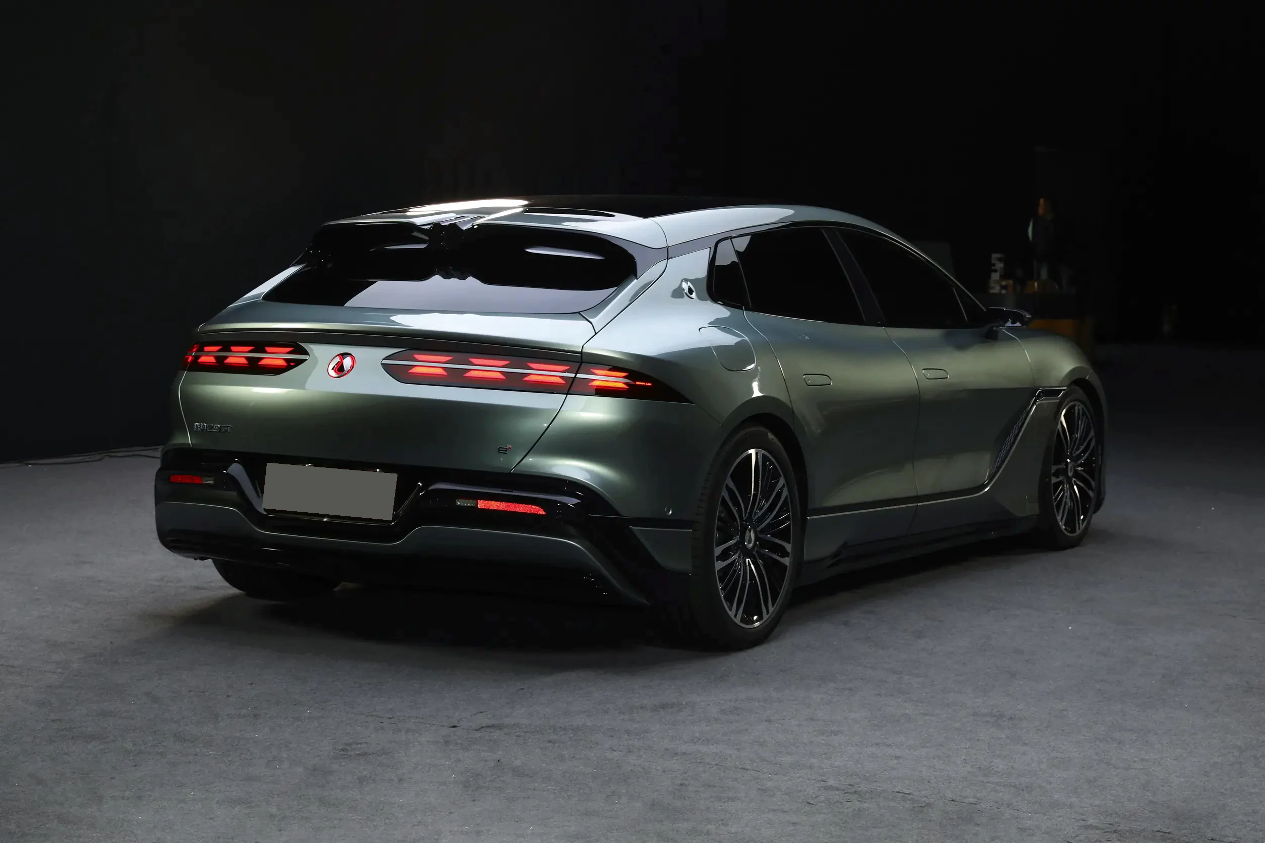 Денза 32 Denza-Z9GT-EV-2024-appearance-4